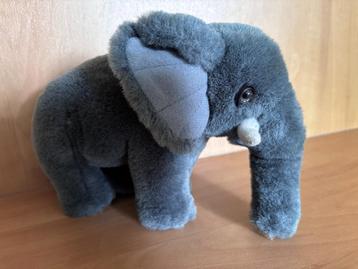 Knuffel van olifant - pluche beschikbaar voor biedingen