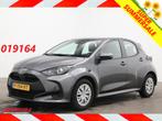 Toyota Yaris 1.0 VVT-i Comfort ACC Airco (bj 2022), Auto's, Voorwielaandrijving, Stof, Gebruikt, 517 kg