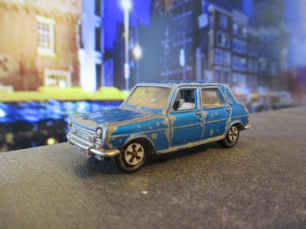 1:61 Simca 1100 ti - Majorette metallic-blauw met stervelgen, Hobby en Vrije tijd, Modelauto's | Overige schalen, Gebruikt, Auto