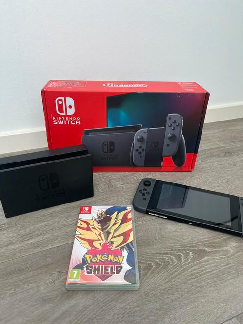 Nintendo Switch (+ Pokemon Shield), Spelcomputers en Games, Spelcomputers | Nintendo Switch, Zo goed als nieuw, Switch 2019 Upgrade