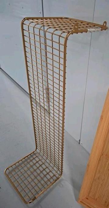 Goudkleurig wandrek/ plank beschikbaar voor biedingen