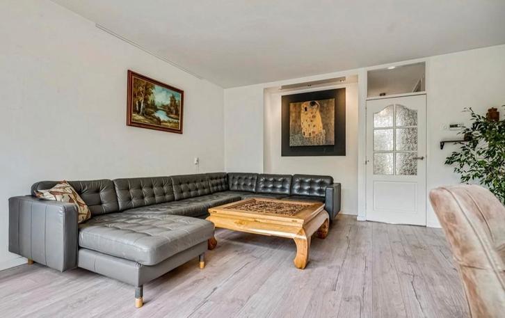 Leren hoekbank grijs, Huis en Inrichting, Banken | Bankstellen, Zo goed als nieuw, Vierpersoons of meer, Ophalen