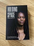 Holding Space van Aminata Cairo, PH.D, Ophalen of Verzenden, Zo goed als nieuw, Overige