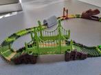 Jungle racebaan met brug, dierenfiguren, Ophalen of Verzenden, Gebruikt, 2 tot 4 jaar