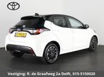 Toyota Yaris 1.5 Hybrid Active Bi-Tone | Apple Carplay& Andr, Gebruikt, Wit, Bedrijf, Hybride Elektrisch/Benzine