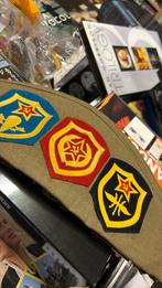 Polen Rusland Baret boordevol insignes badges metaal, Verzamelen, Militaria | Algemeen, Overige gebieden, Ducoso, Ophalen of Verzenden