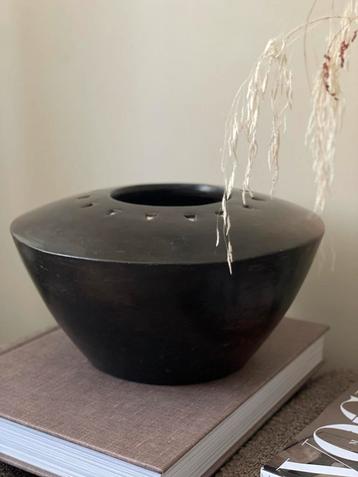 Unieke vaas / pot beschikbaar voor biedingen