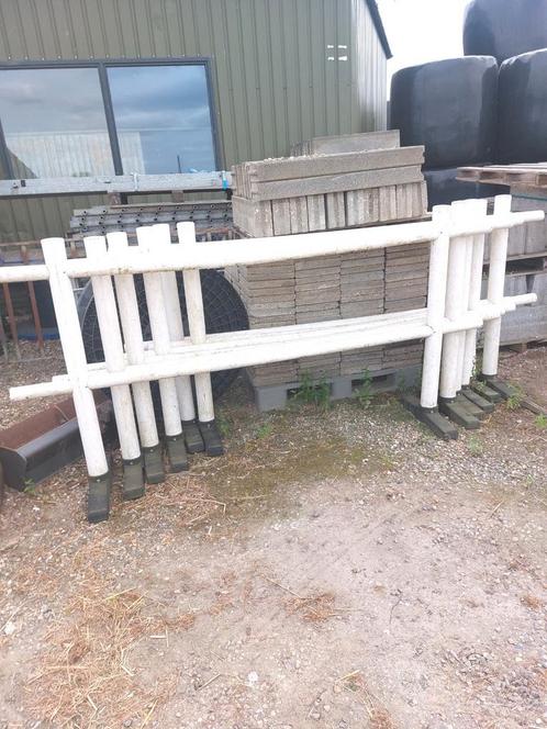 Hek kunststof afzetting staanders afzethek afrastering, Dieren en Toebehoren, Overige Dieren-accessoires, Gebruikt, Ophalen