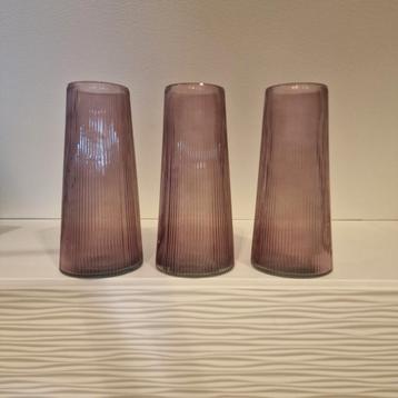 Nieuwe Ribbel Vaas - Roze House of Nature  beschikbaar voor biedingen