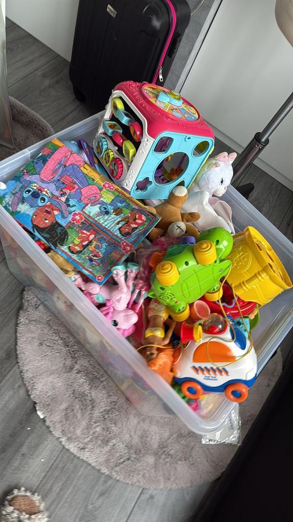 Bak met speelgoed, Kinderen en Baby's, Speelgoed | Overig, Zo goed als nieuw, Jongen of Meisje, Ophalen