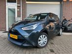 Toyota Aygo 1.0 Vvt-i 72pk 5D 2019, Auto's, Voorwielaandrijving, Stof, 4 stoelen, Origineel Nederlands