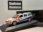 Volvo V70 Phase 2 " Police Genève " 1:43 Minichamps, Hobby en Vrije tijd, Modelauto's | 1:43, Auto, Ophalen of Verzenden, Zo goed als nieuw