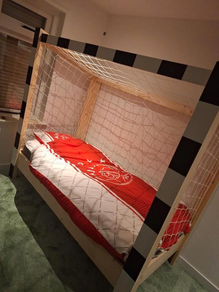 Bed van terug gedroogd en geschaafd hout, Kinderen en Baby's, Kinderkamer | Bedden, Nieuw, Ophalen of Verzenden