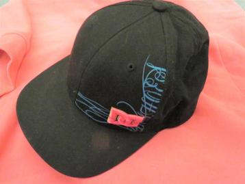 Flexfit cap / pet DC zwart met rose en blauw M  leuk!!! beschikbaar voor biedingen
