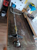 Bosmaaier 4 takt euro 95 benzine+onkruid borstels+toebehoren, Benzine, Zo goed als nieuw, 10 tot 30 cm, Ophalen