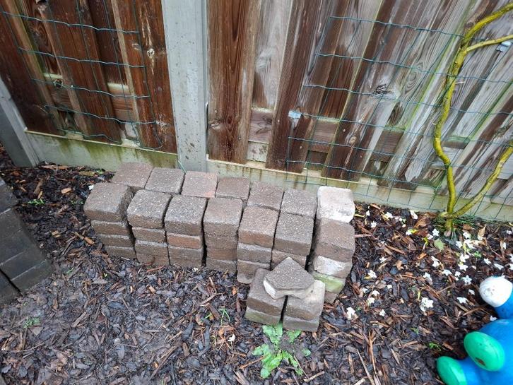 Gratis stenen af te halen, Tuin en Terras, Tegels en Klinkers, Gebruikt, Klinkers, Beton, 10 m² of meer, Ophalen