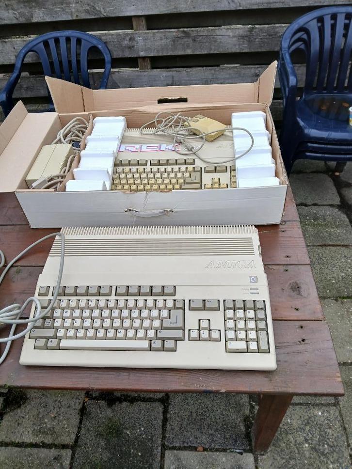 2X Amiga 500 2 keer ., Computers en Software, Vintage Computers, Ophalen of Verzenden