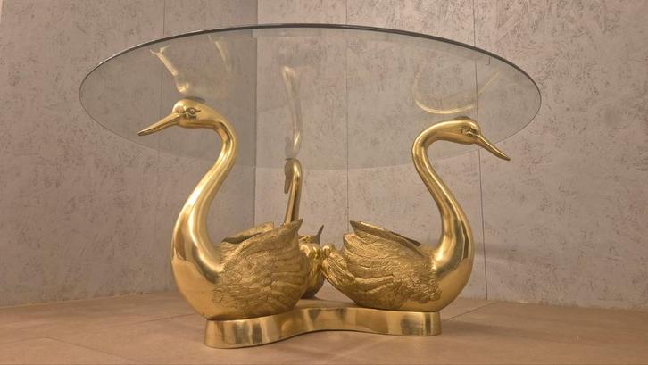 Zwanen salontafel met glazen blad, Hollywood Regency, Huis en Inrichting, Tafels | Salontafels, Gebruikt, Minder dan 50 cm, 50 tot 100 cm