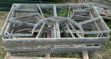 Boomroosters gegalvaniseerd 130x130 cm beschikbaar voor biedingen