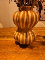 Madam Stoltz vaas met droogbloemen - Nieuw!, Overige kleuren, Aardewerk of Porselein, Nieuw, Ophalen of Verzenden