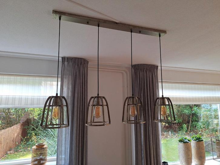 Industriële Hanglamp met Vier Lampen, Huis en Inrichting, Lampen | Hanglampen, Zo goed als nieuw, Metaal, Ophalen