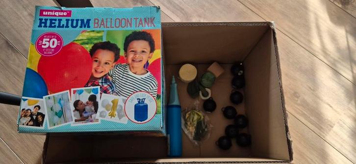 Verschillende feestartikelen, Hobby en Vrije tijd, Feestartikelen, Zo goed als nieuw, Versiering, Verjaardag, Ophalen