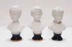 Beeldjes (set van3) in biscuit porselein., Ophalen of Verzenden, Zo goed als nieuw, Mens