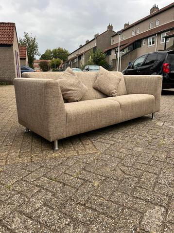 Bankstel beschikbaar voor biedingen