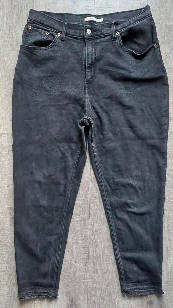 Levis high waist Mom jeans 32, Kleding | Dames, Spijkerbroeken en Jeans, Gedragen, W33 - W36 (confectie 42/44), Zwart, Ophalen of Verzenden