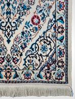 Handgeknoopt Perzisch tapijt loper Naïn Iran crème 60x193cm, Huis en Inrichting, Stoffering | Tapijten en Kleden, Gebruikt, Perzisch Naïn Iran