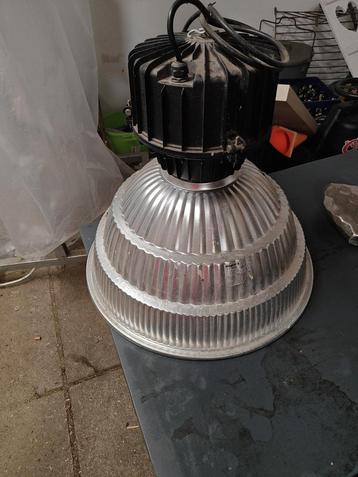 Industriële lamp doorsnede 60cm beschikbaar voor biedingen