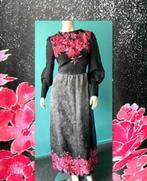 Vintage originele jaren 70 lange jurk zwart/grijs/roze mt 36, Kleding | Dames, Jurken, Verzenden, Zwart, Vintage, Maat 36 (S)