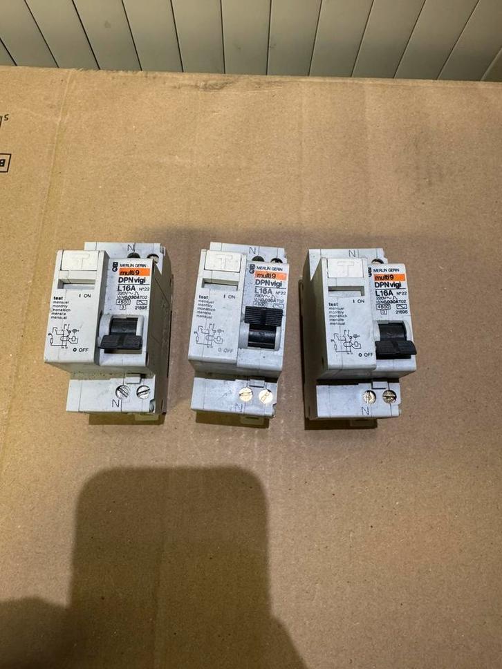 Merlin Gerin multi9  L16A 30 mA aardlekautomaat, Hobby en Vrije tijd, Elektronica-componenten, Gebruikt, Ophalen of Verzenden