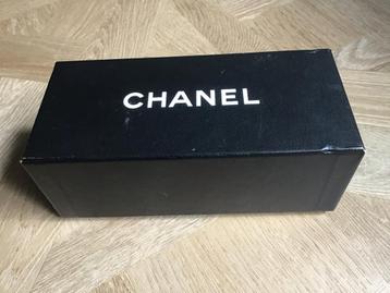 Chanel verpakking,brillendoos chanel,chanel doos beschikbaar voor biedingen