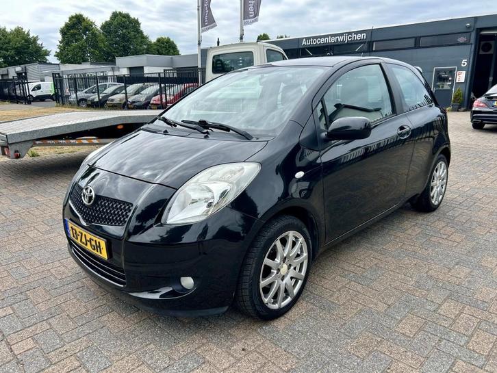 Toyota Yaris 1.3 VVTi - Leder - Airco - S-line, Auto's, Toyota, Yaris, ABS, Airbags, Airconditioning, Boordcomputer, Elektrische buitenspiegels
