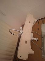 wasbak, spiegel, lampen, deuren, glazen plank/ plankje, Ophalen