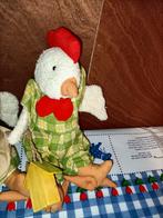 Kip en haan knuffel met kleren en vogelhuisje, Ophalen of Verzenden