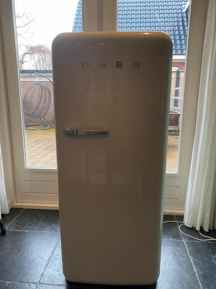 Beige Smeg FAB28 koelkast met vriesvak, Witgoed en Apparatuur, Koelkasten en IJskasten, Gebruikt, Met vriesvak, 200 liter of meer
