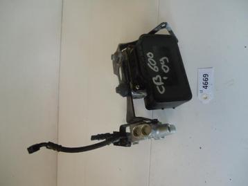 CB600F 2007 - 2009 Honda Elektrische component D1-14320 beschikbaar voor biedingen