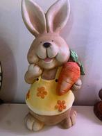 Groot beeld haas met Wortel, Ophalen of Verzenden, Zo goed als nieuw, Dier