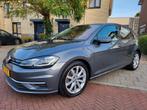 Volkswagen Golf 1.5 TSI Highline adapive cruise controle nav, Auto's, 12 maanden, Stof, 4 cilinders, Adaptive Cruise Control