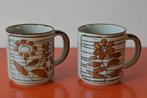 Set van 2 retro vintage porseleinen jaren 70 mokken - Bloem, Huis en Inrichting, Keuken | Servies, Ophalen of Verzenden, Zo goed als nieuw