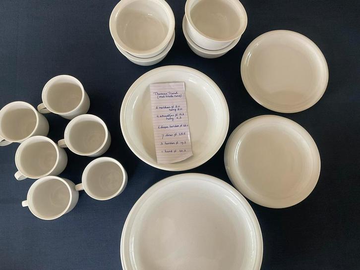 THOMAS TREND ROSENTHAL GROUP SERVIES, Huis en Inrichting, Keuken | Servies, Zo goed als nieuw, Bord(en), Overige stijlen, Porselein