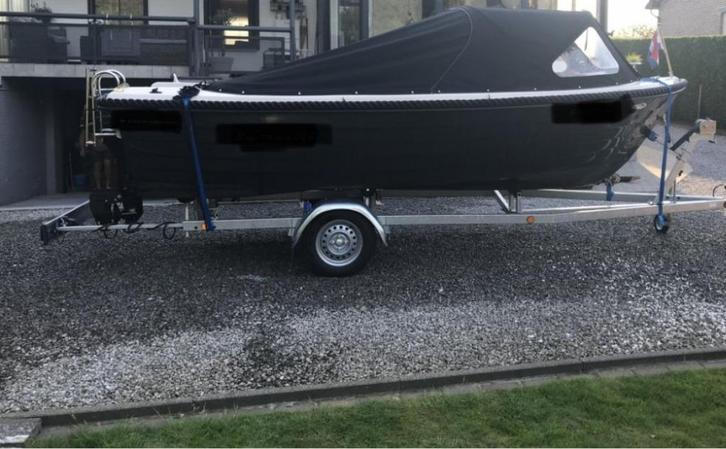 Lago Amore 525 sloep (2017), inclusief trailer – compleet, Watersport en Boten, Sloepen, Gebruikt, 10 tot 30 pk, 3 tot 6 meter