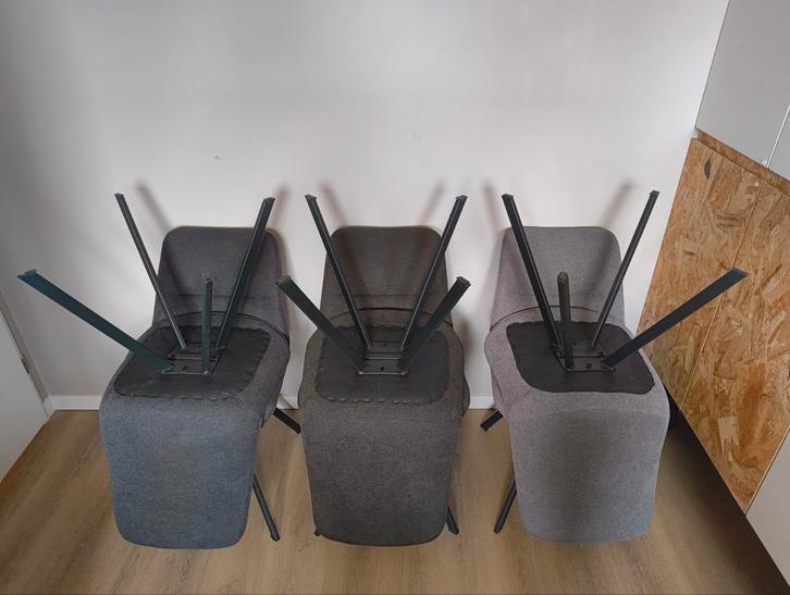 Set van 6 grijze eetkamerstoelen, Huis en Inrichting, Stoelen, Zo goed als nieuw, Vijf, Zes of meer stoelen, Metaal, Stof, Grijs