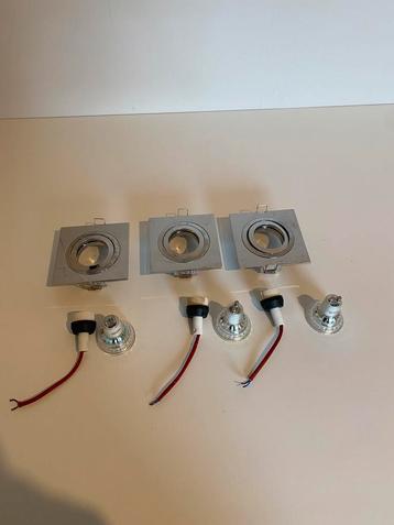 Inbouwspotjes 3x 230volt 10x10cm beschikbaar voor biedingen