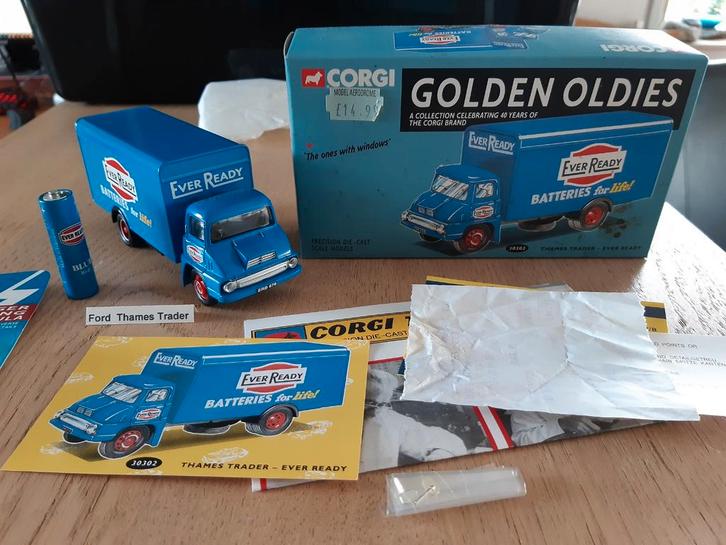 Corgi Golden Oldies 30302 Thames Trader Ever Ready, Hobby en Vrije tijd, Modelauto's | 1:50, Zo goed als nieuw, Auto, Corgi, Ophalen of Verzenden