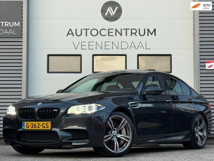 BMW 5-serie M5 4.4 V8 560 PK KERAMIEK/B&O/TREKHAAK/EISENMANN, Auto's, BMW, Bedrijf, Te koop, 5-Serie, 360° camera, ABS, Achteruitrijcamera