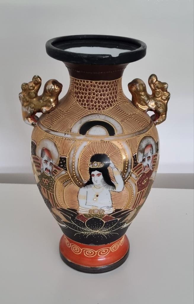 Antieke Japanse Satsuma Vaas met Gedetailleerde Decoratie, Antiek en Kunst, Antiek | Vazen, Ophalen of Verzenden