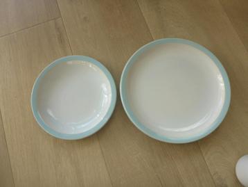 Borden fris holland, pastel blauwe rand.  beschikbaar voor biedingen
